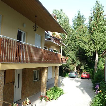 Attila Apartmanház Heviz Exterior foto