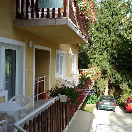 Attila Apartmanház Heviz Exterior foto