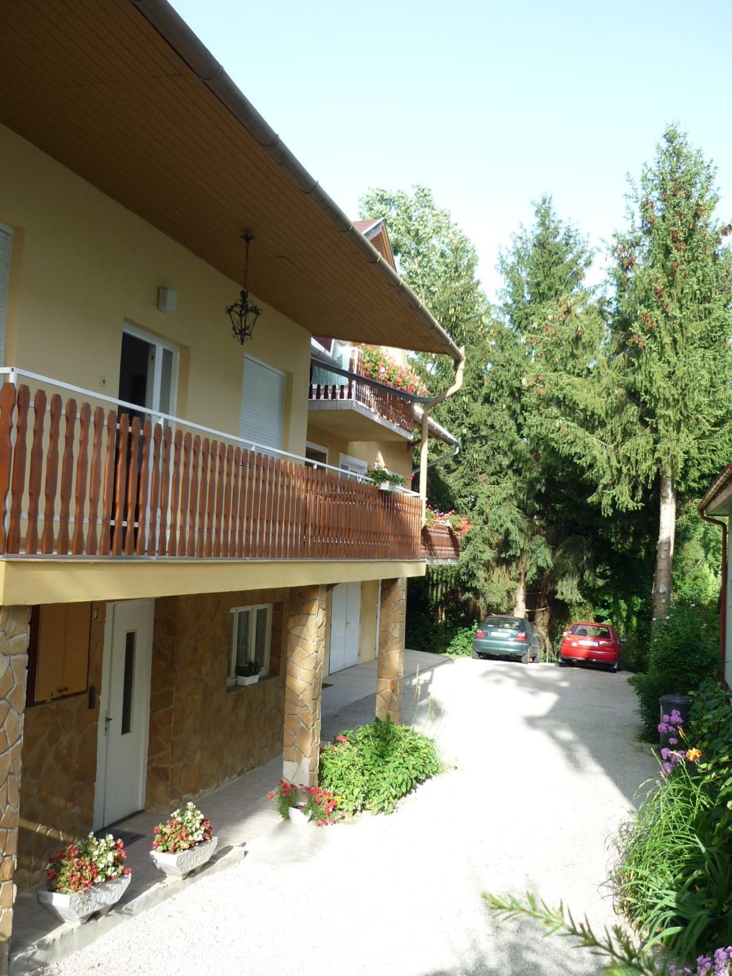 Attila Apartmanház Heviz Exterior foto