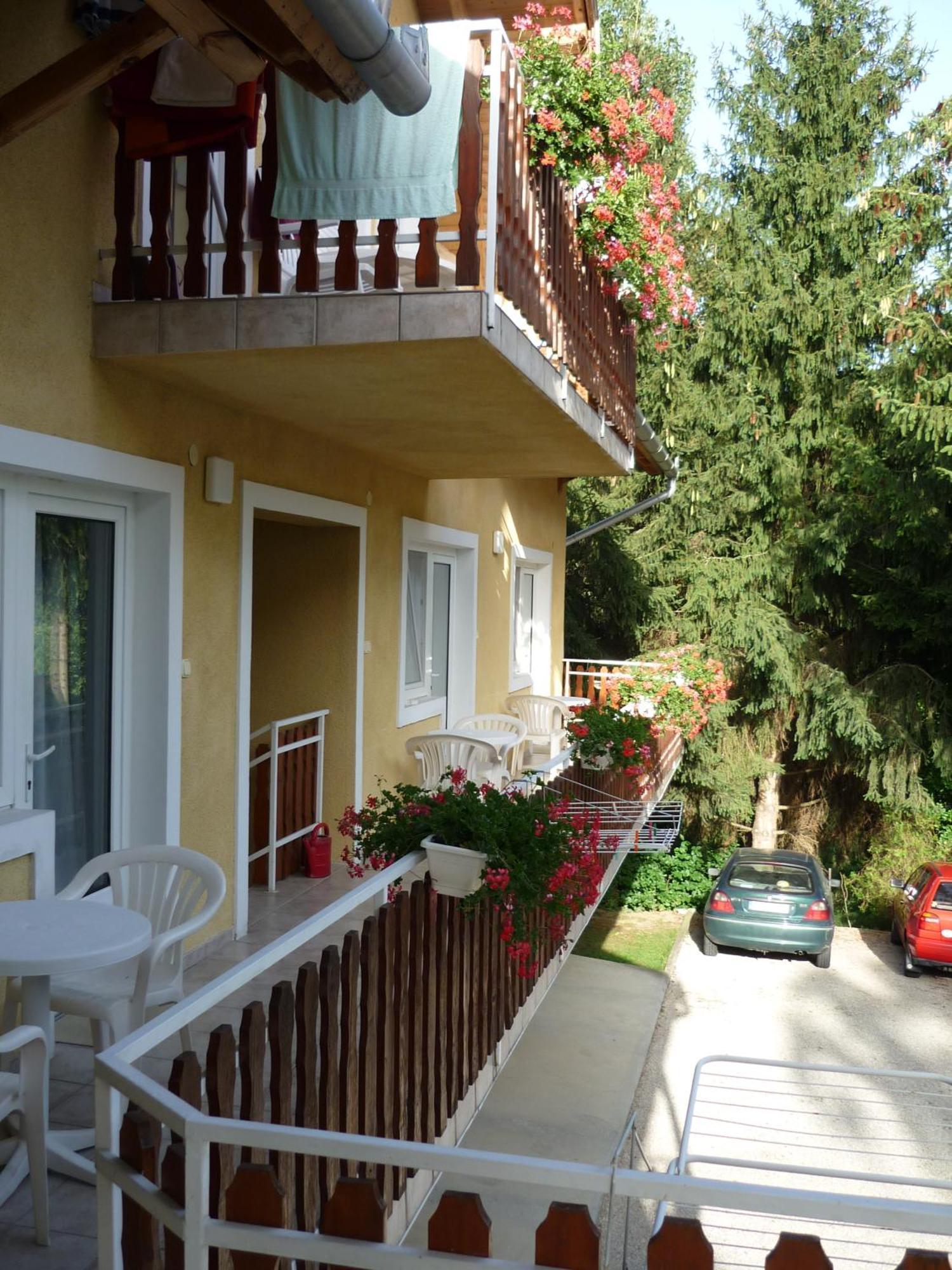 Attila Apartmanház Heviz Exterior foto