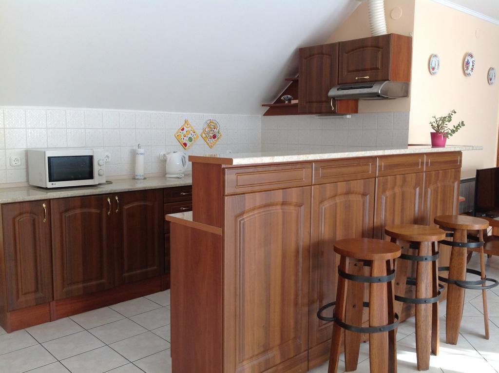 Attila Apartmanház Heviz Quarto foto