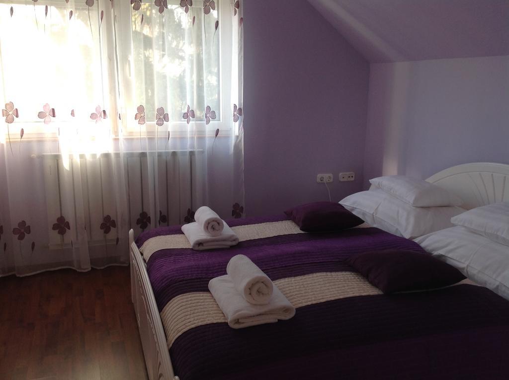 Attila Apartmanház Heviz Quarto foto