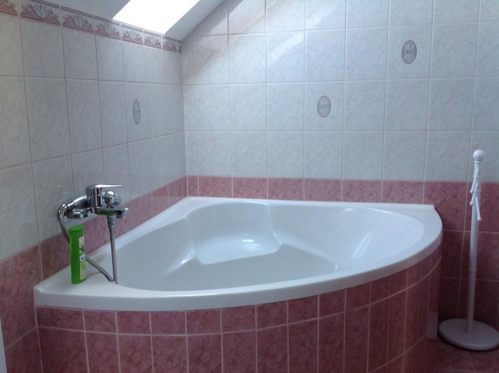 Attila Apartmanház Heviz Quarto foto