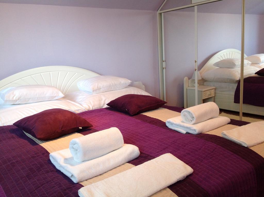 Attila Apartmanház Heviz Quarto foto
