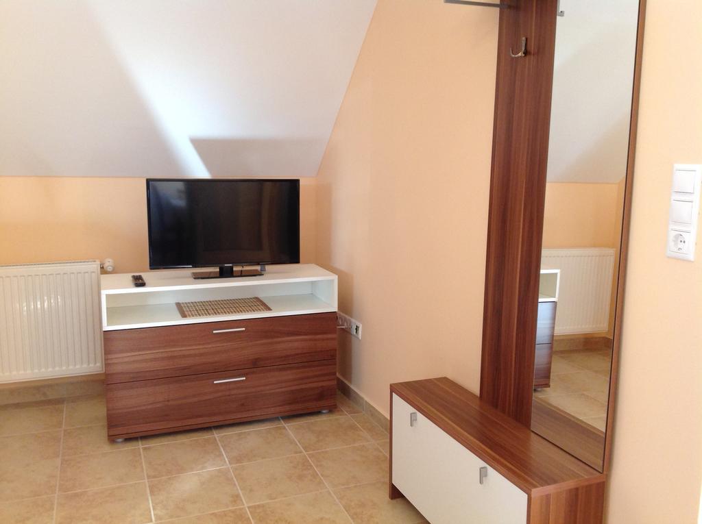 Attila Apartmanház Heviz Quarto foto