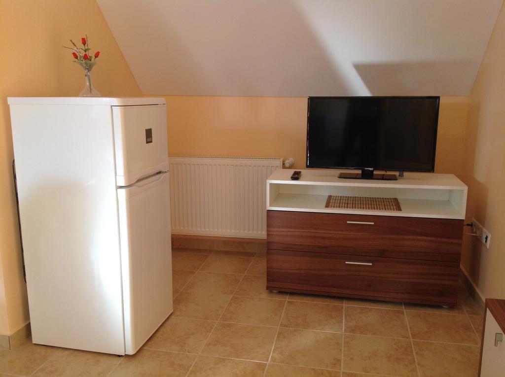 Attila Apartmanház Heviz Quarto foto