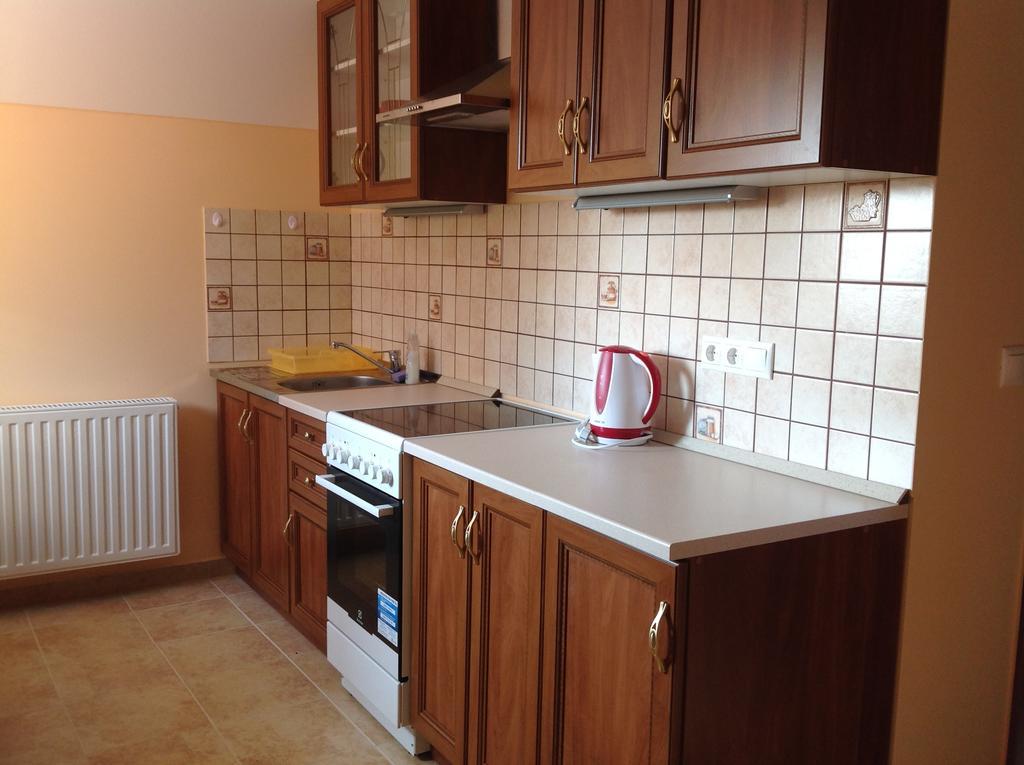 Attila Apartmanház Heviz Quarto foto