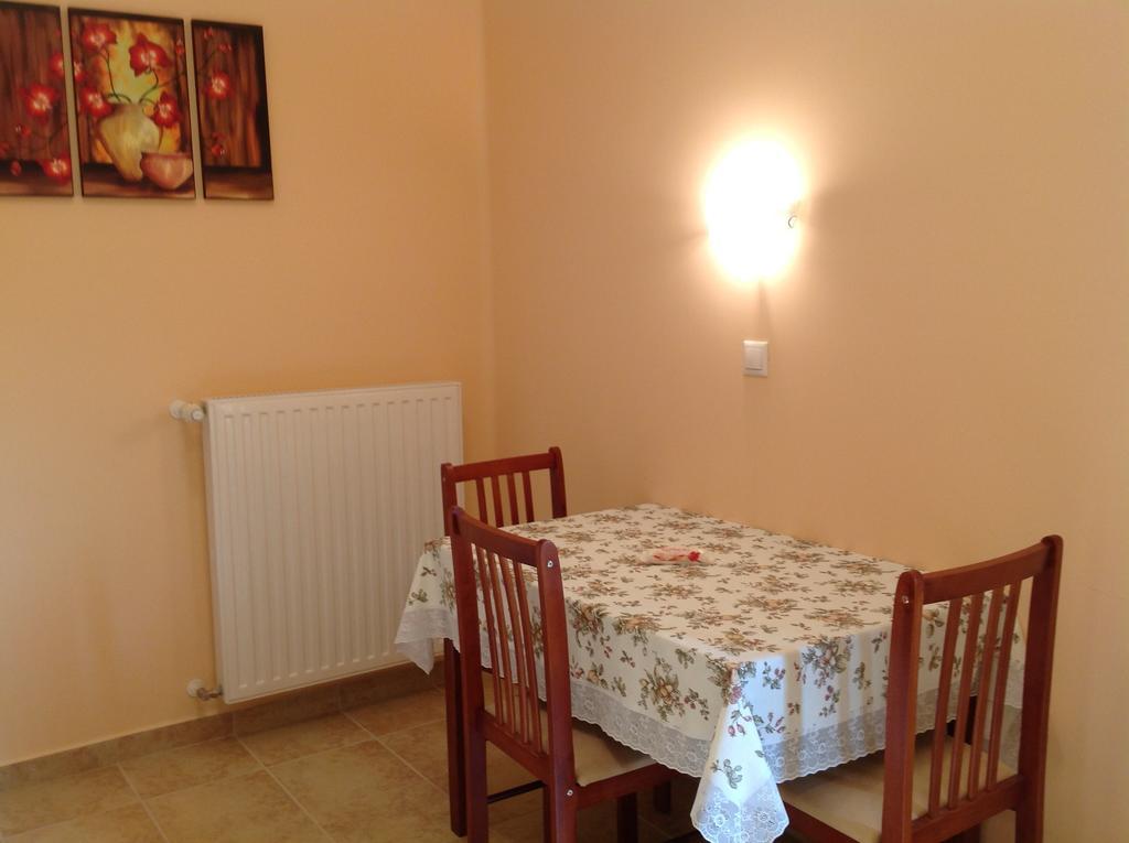 Attila Apartmanház Heviz Quarto foto
