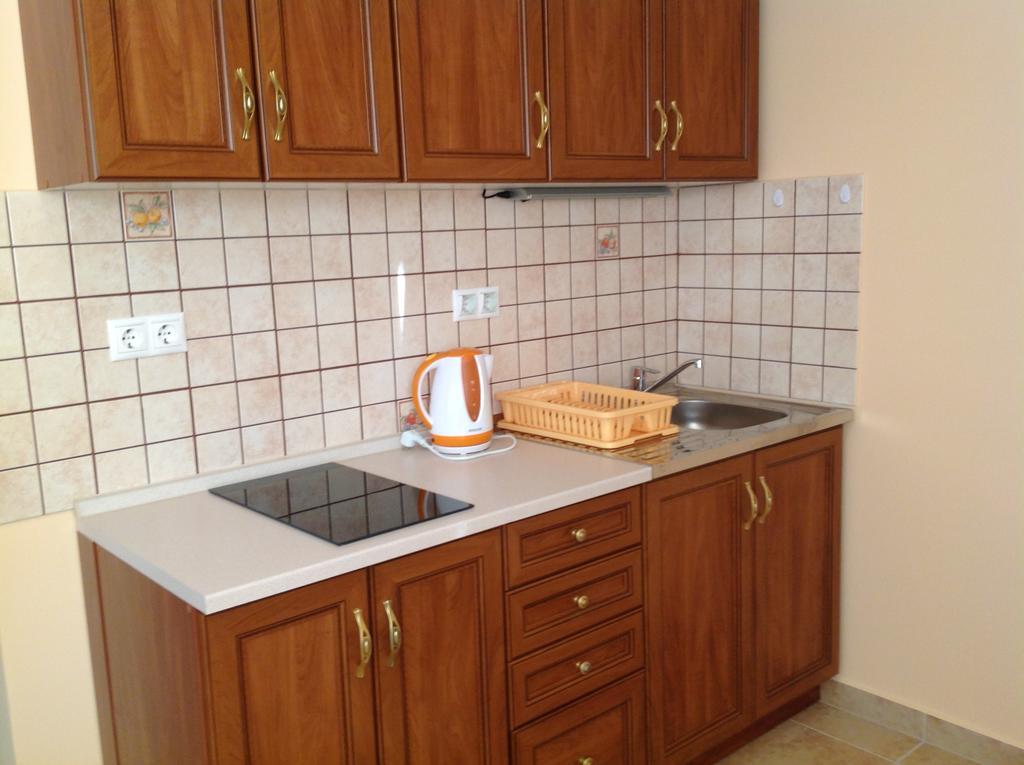 Attila Apartmanház Heviz Quarto foto