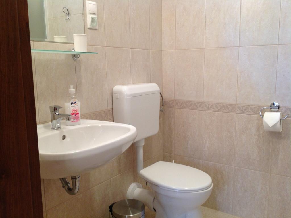 Attila Apartmanház Heviz Quarto foto