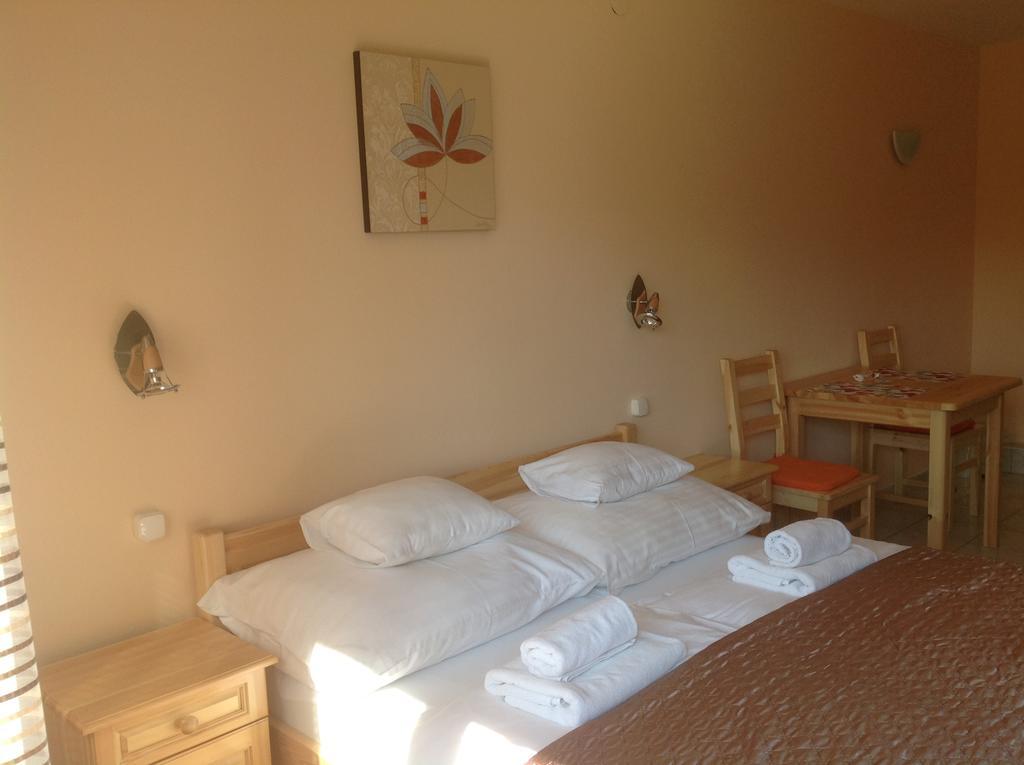 Attila Apartmanház Heviz Exterior foto