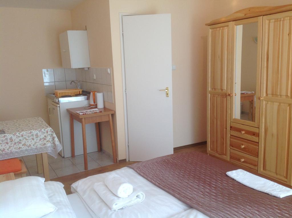 Attila Apartmanház Heviz Exterior foto